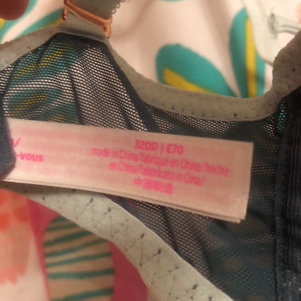 PINK Bra - Picture 3 of 3